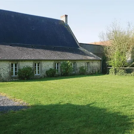 Stunning In St, Germain Du Pert With Kitchen Casa de Férias Saint-Germain-du-Pert