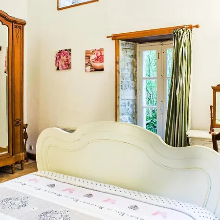Stunning In St, Germain Du Pert With Kitchen Casa de Férias